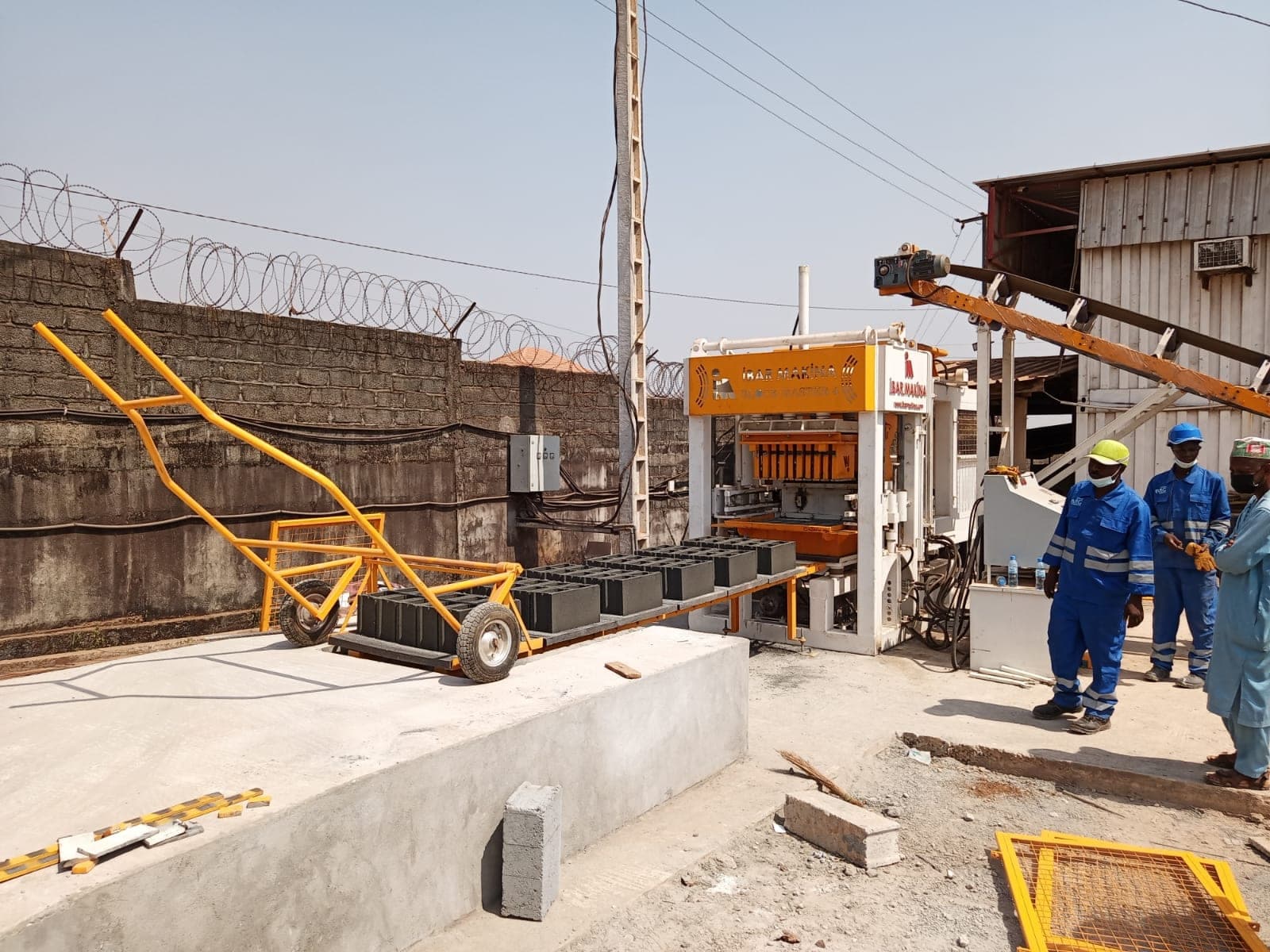BLOCKMASTER 4 block making machine installation in Conakry, Guinea