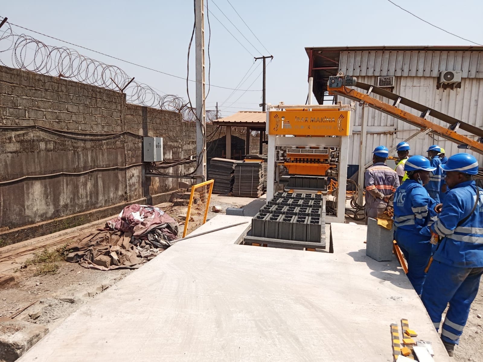 BLOCKMASTER 4 block making machine installation in Conakry, Guinea