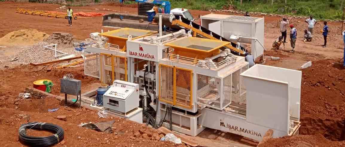 Machine à parpaings CBM 20 – Ouganda