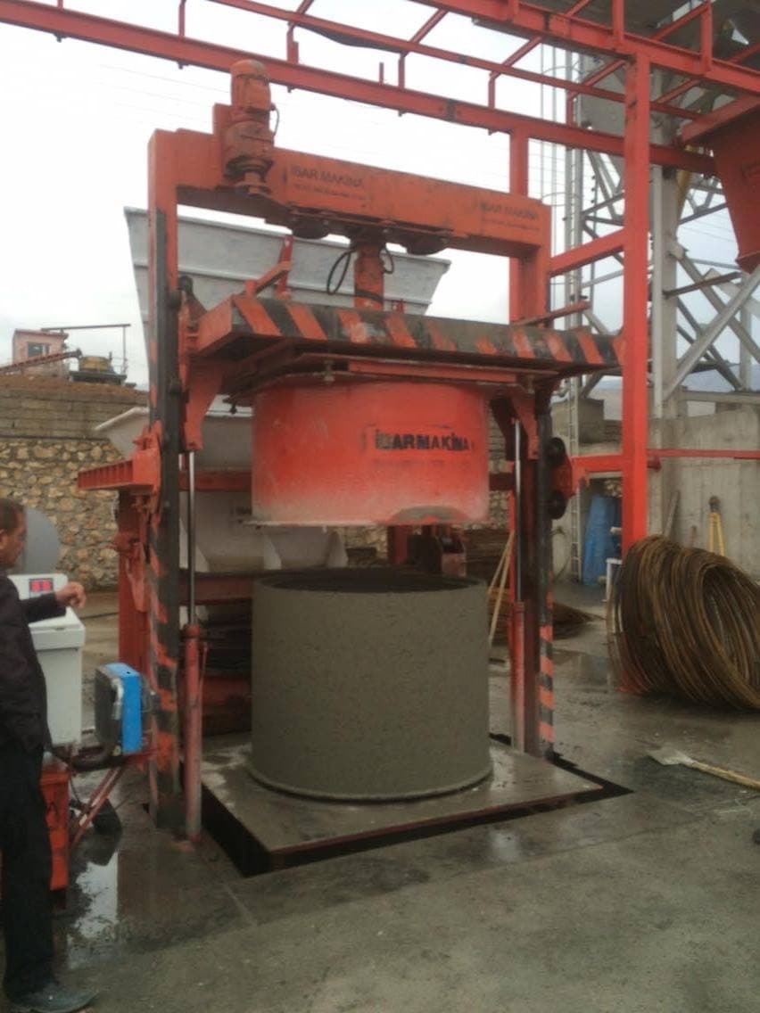 Installation d'une machine à tuyaux en béton CPM 1200 en Irak