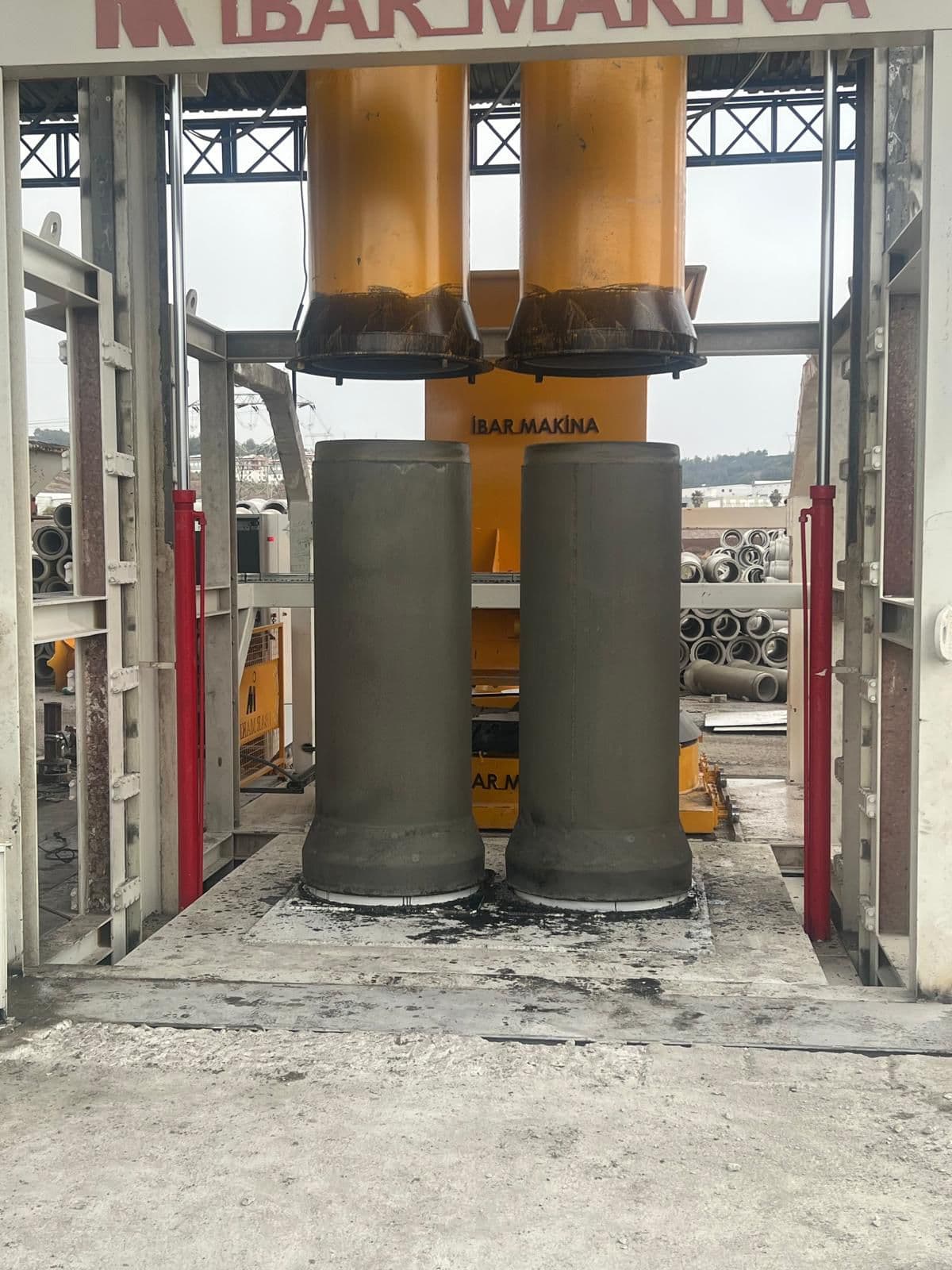 Máquina de tubos de concreto CPM 1600 PRO 300-1600mm – 6
