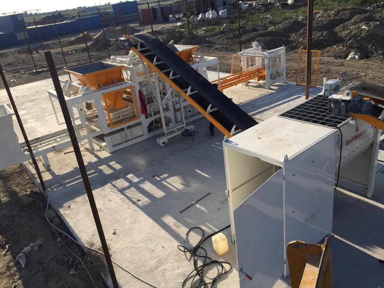 CBM 25 R briket makinası Kazakistan kurulumu sırasında çekilmiş fotoğraf