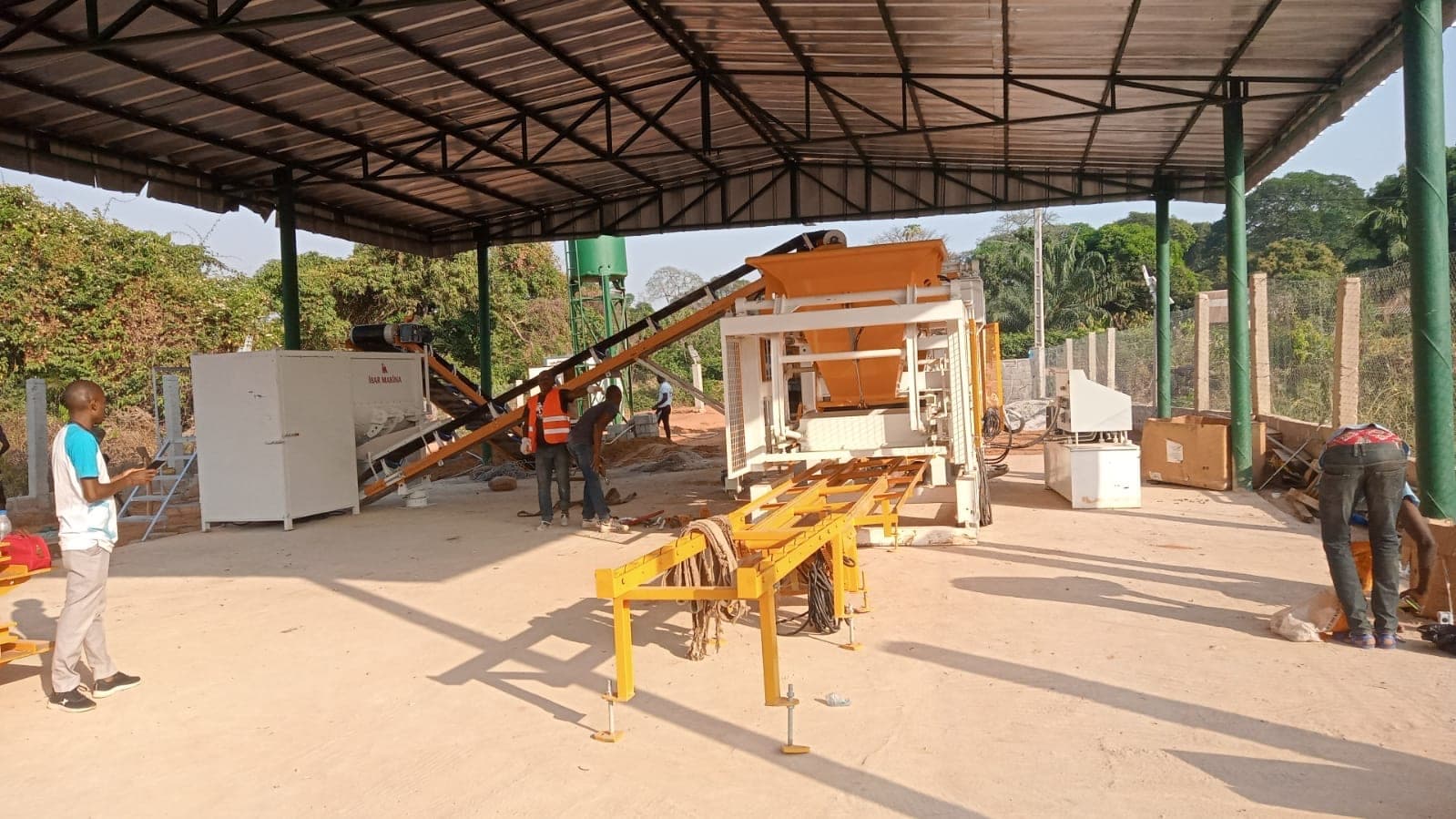 İBAR MAKİNA team installing the CBM 25 in Bouaké, Côte d'Ivoire