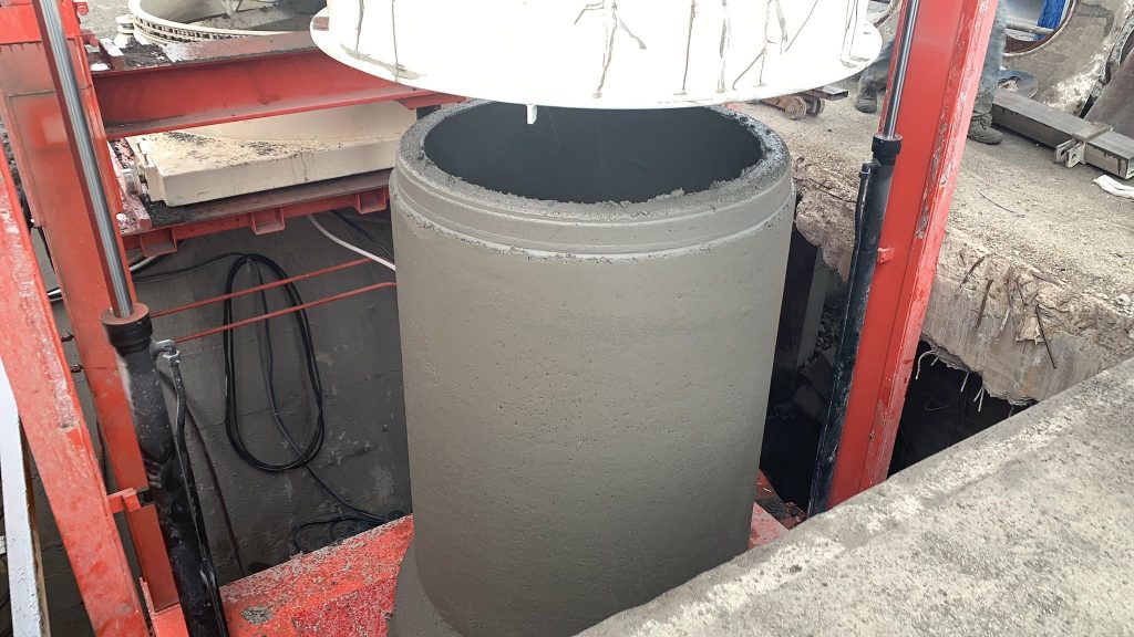 Tub betoni me fole i prodhuar nga makina CPM 1400 në Ferizaj, Kosovë
